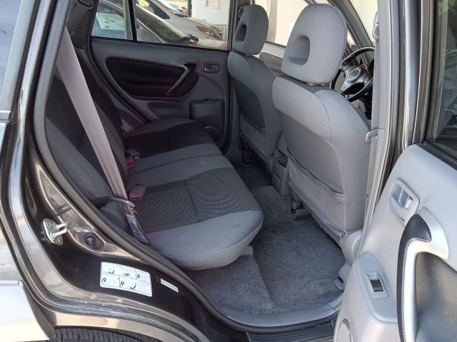 2003 RAV4 (28).jpg